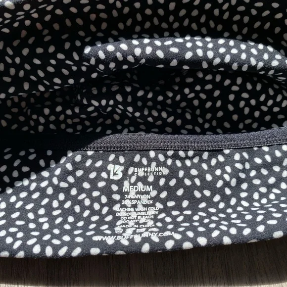 BuffBunny Revolution Sports Bra Onyx Black Bossy Print Medium - Picture 9 of 12